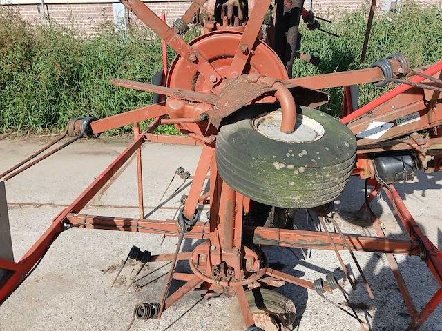 Kuhn gf 8501 mh hydraulisch opklapbare hooischudder - afbeelding 4 van  15