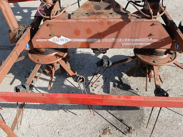 Kuhn gf 8501 mh hydraulisch opklapbare hooischudder - afbeelding 5 van  15