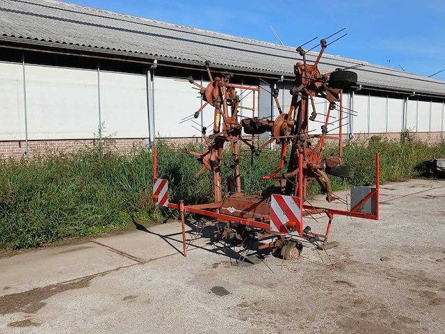 Kuhn gf 8501 mh hydraulisch opklapbare hooischudder - afbeelding 1 van  15