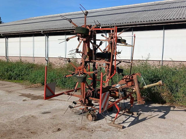 Kuhn gf 8501 mh hydraulisch opklapbare hooischudder - afbeelding 8 van  15