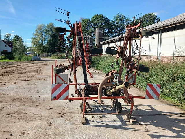 Kuhn gf 8501 mh hydraulisch opklapbare hooischudder - afbeelding 9 van  15