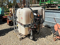 Kuhn oktopus-s gedragen spuitmachine - afbeelding 1 van  5