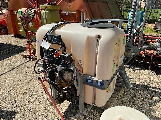 Kuhn oktopus-s gedragen spuitmachine - afbeelding 3 van  5