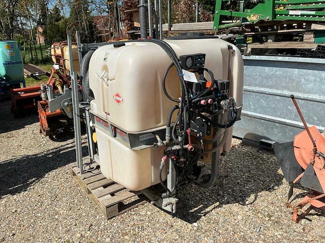 Kuhn oktopus-s gedragen spuitmachine - afbeelding 5 van  5