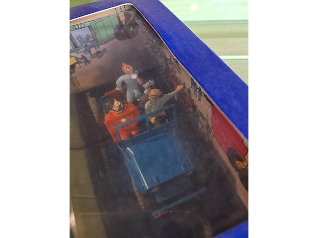 Kuifje auto in doos objectif lune - afbeelding 4 van  4