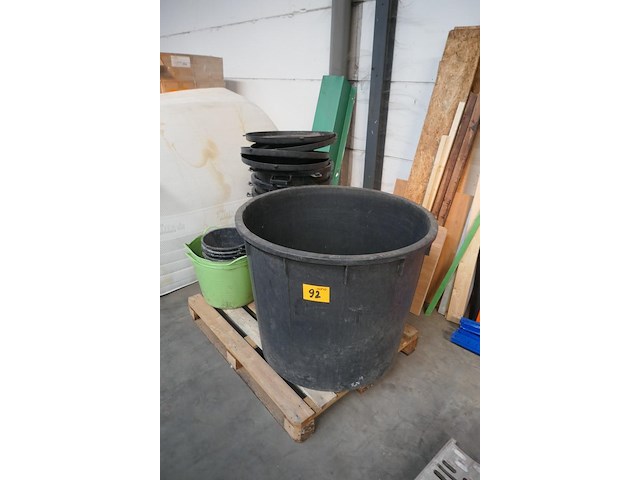 Kuipen en emmers - afbeelding 1 van  3