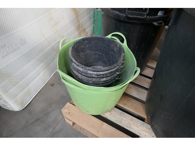 Kuipen en emmers - afbeelding 2 van  3