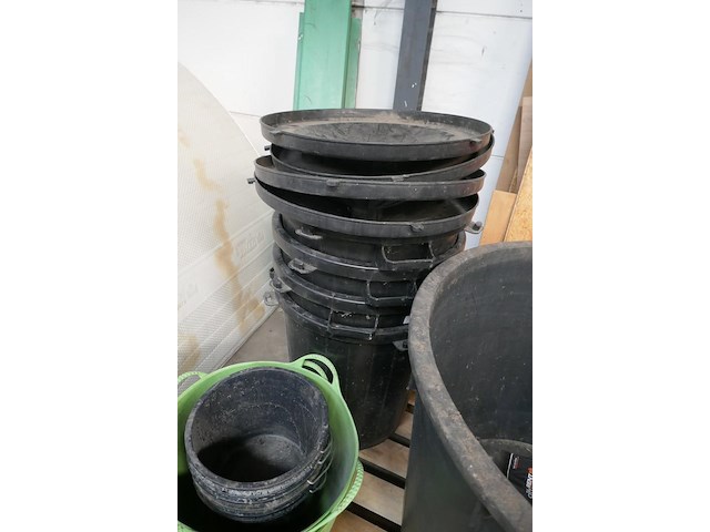 Kuipen en emmers - afbeelding 3 van  3