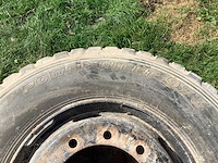Kumho vrachtwagenband 315/80r22.5 - afbeelding 4 van  4