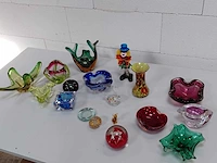 Kunst - opslagruimte – glaswerk, verzamelobjecten, strips, decoratie en diverse voorwerpen - afbeelding 12 van  23