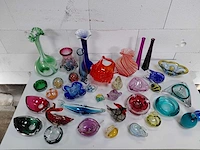 Kunst - opslagruimte – glaswerk, verzamelobjecten, strips, decoratie en diverse voorwerpen - afbeelding 20 van  23