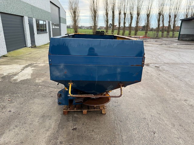 Kunstmeststrooier bogballe e1500 - afbeelding 1 van  1