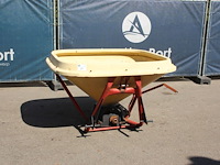 Kunstmeststrooier met aftakas (marge)