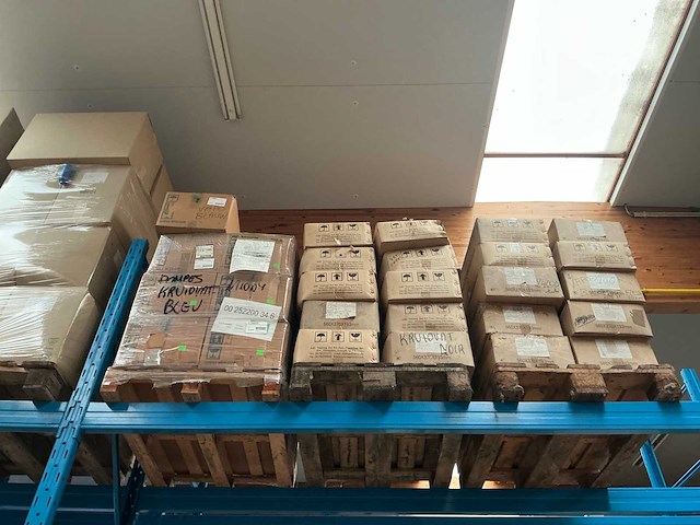 Kunstof fles met dispenser (6x) - afbeelding 1 van  2