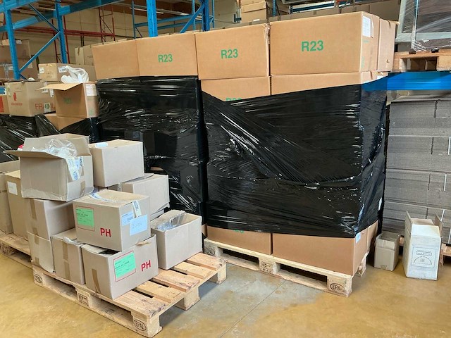 Kunstof fles met dop (4x) - afbeelding 1 van  3