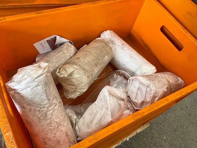 Kunstof stapelbakken met inhoud (38x) - afbeelding 3 van  8