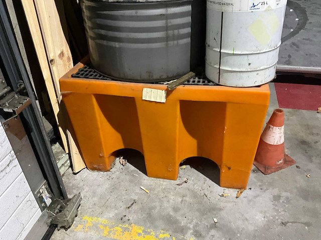 Kunstoffen olie opvangbak - afbeelding 2 van  4