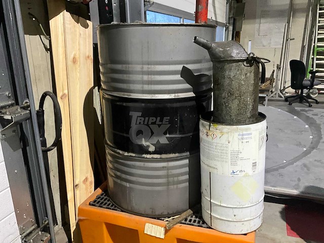 Kunstoffen olie opvangbak - afbeelding 3 van  4