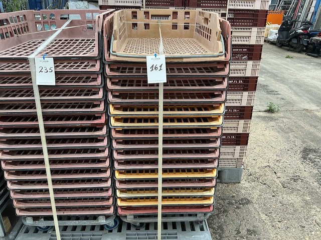 Kunststof bakkerskratten met transport trolley (16x) - afbeelding 1 van  2