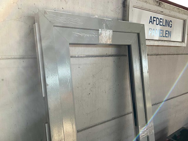 Kunststof buitendeur - afbeelding 1 van  3