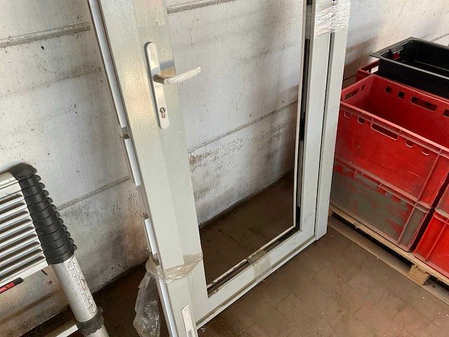 Kunststof buitendeur - afbeelding 2 van  3