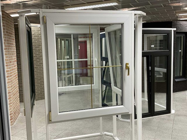 Kunststof draai/kiepraam - afbeelding 2 van  3