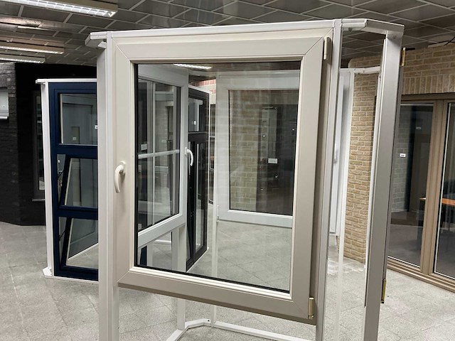 Kunststof draai/kiepraam - afbeelding 3 van  4