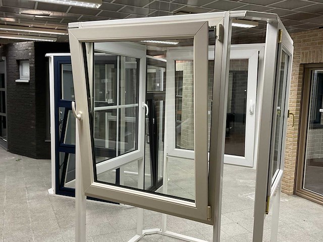 Kunststof draai/kiepraam - afbeelding 4 van  4