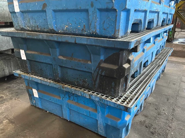 Kunststof opvangbak met metalen looprooster - afbeelding 4 van  7
