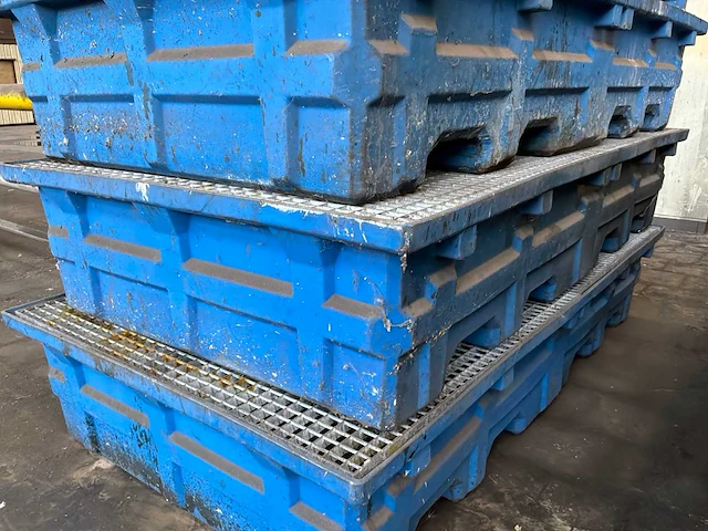 Kunststof opvangbak met metalen looprooster - afbeelding 6 van  7