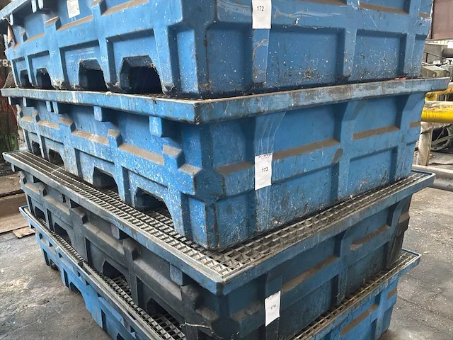 Kunststof opvangbak met metalen looprooster - afbeelding 3 van  7