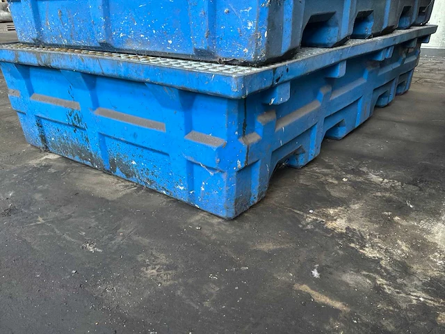 Kunststof opvangbak met metalen looprooster - afbeelding 6 van  7