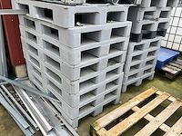 Kunststof pallet (30x) - afbeelding 1 van  5