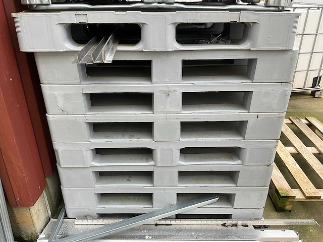 Kunststof pallet (30x) - afbeelding 4 van  5