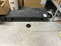 Kunststof pallet - afbeelding 1 van  2