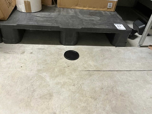 Kunststof pallet - afbeelding 2 van  2
