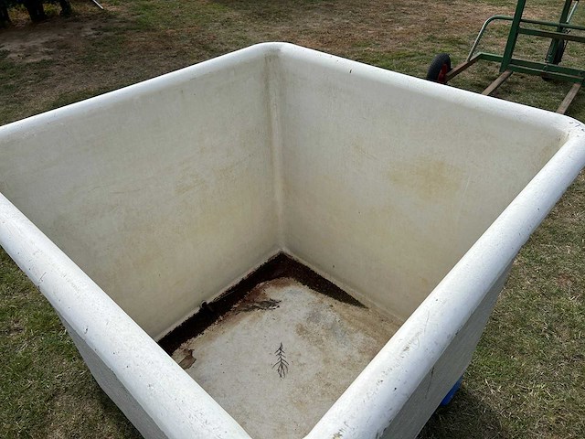 Kunststof regenwaterbak / drinkbak voor dieren - afbeelding 2 van  3