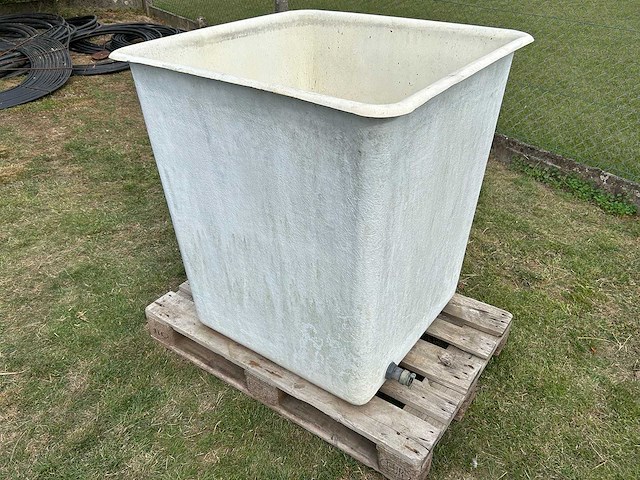 Kunststof regenwaterbak / drinkbak voor dieren - afbeelding 1 van  3