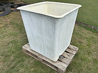 Kunststof regenwaterbak / drinkbak voor dieren - afbeelding 1 van  3