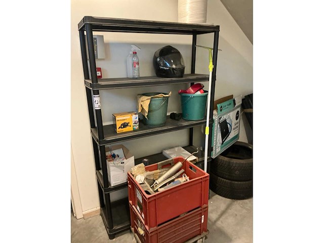 Kunststof rekje met inhoud - afbeelding 2 van  8