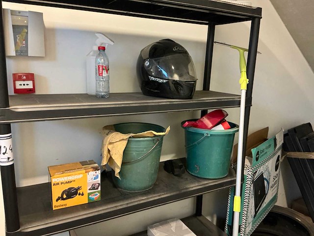 Kunststof rekje met inhoud - afbeelding 3 van  8