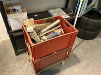 Kunststof rekje met inhoud - afbeelding 4 van  8