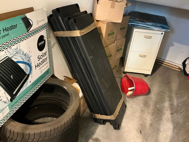 Kunststof rekje met inhoud - afbeelding 6 van  8