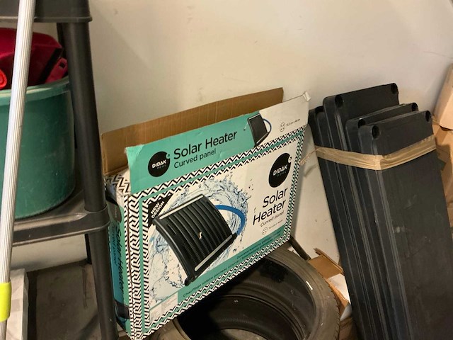 Kunststof rekje met inhoud - afbeelding 8 van  8