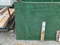 Kunststof roostervloer met gesloten mazen 32 x 32 mm - afbeelding 1 van  2