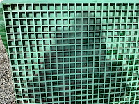 Kunststof roostervloer met gesloten mazen (5x) - afbeelding 2 van  2