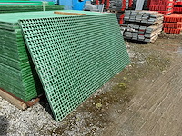 Kunststof roostervloer met gesloten mazen (5x) - afbeelding 1 van  2