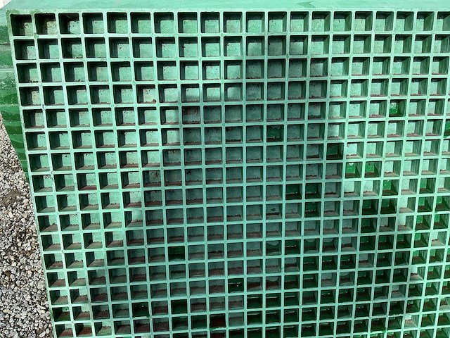 Kunststof roostervloer met gesloten mazen (5x) - afbeelding 2 van  2