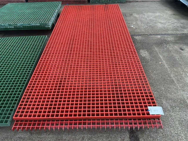 Kunststof roostervloer met open mazen (2x) - afbeelding 1 van  2