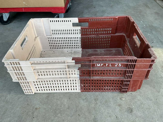 Kunststof stapelkratten (60x) - afbeelding 1 van  2